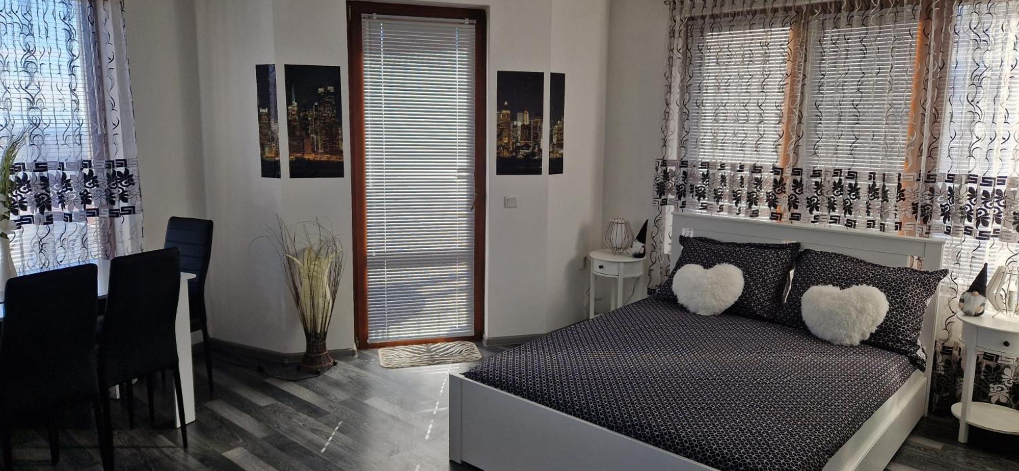 Black And White Apartment Karlovo Exterior foto