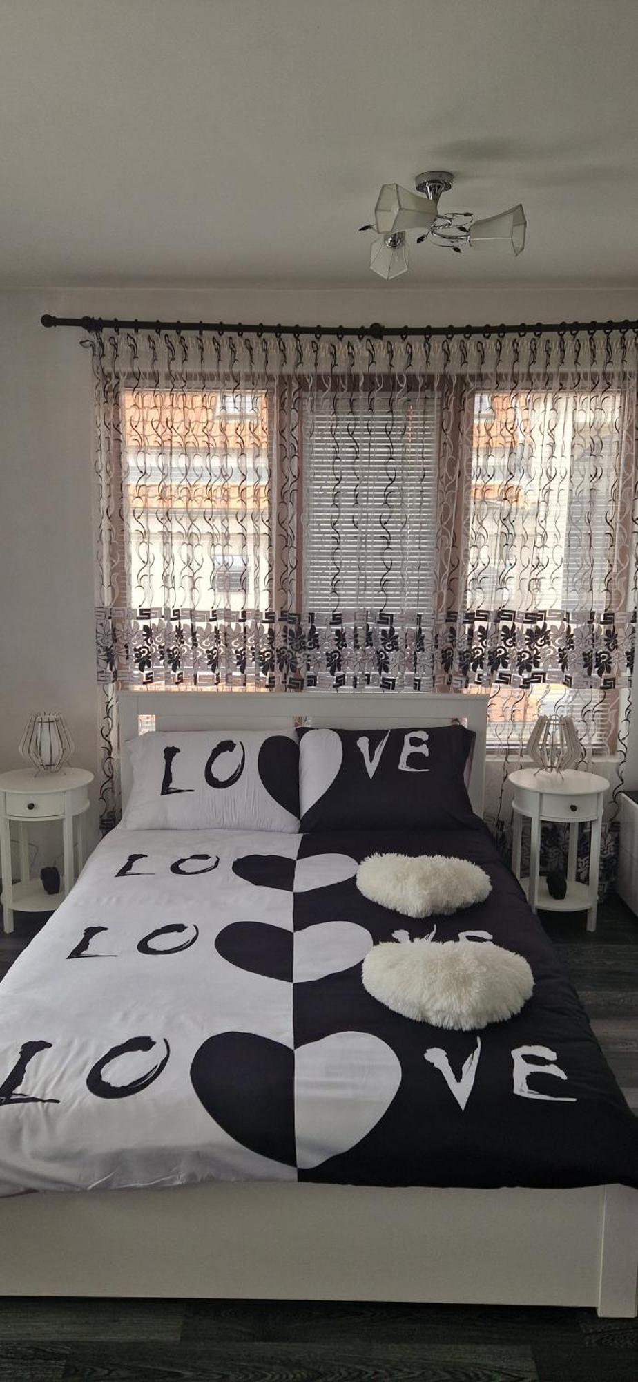 Black And White Apartment Karlovo Exterior foto
